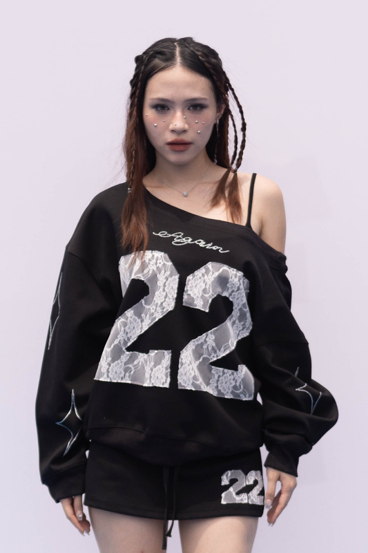 BLACK LONG SLEEVE WITH LACE